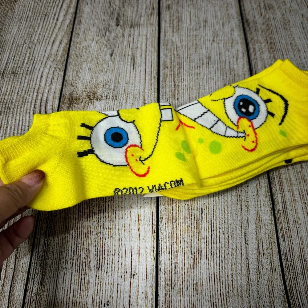 NWT Nickelodeon SpongeBob SquarePants Ankle Socks with Pompom Set (8 pairs)